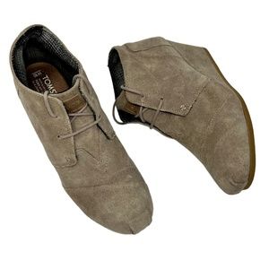 Toms women's tan suede wedge booties size 10